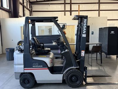 2010 Nissan 40 Series Forklift - Low 779 Hours, Runs Fantastic
