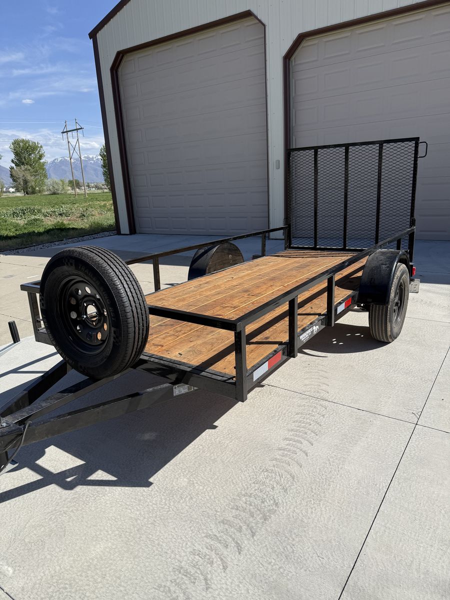 5’ x 12’4” (Inside Dimensions) Utility Trailer