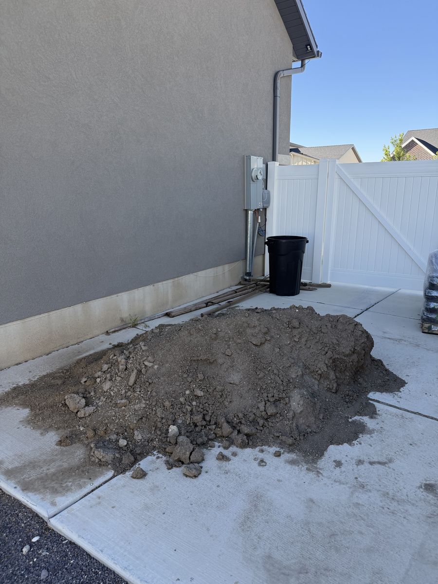 Free screened top soil Approx. 1.5 Cubic Yards