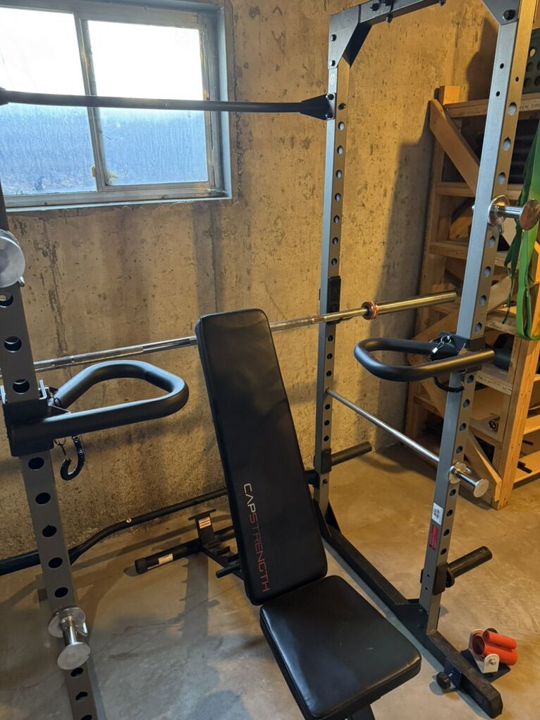 Fitness Reality Power Rack, Barbell, Bench