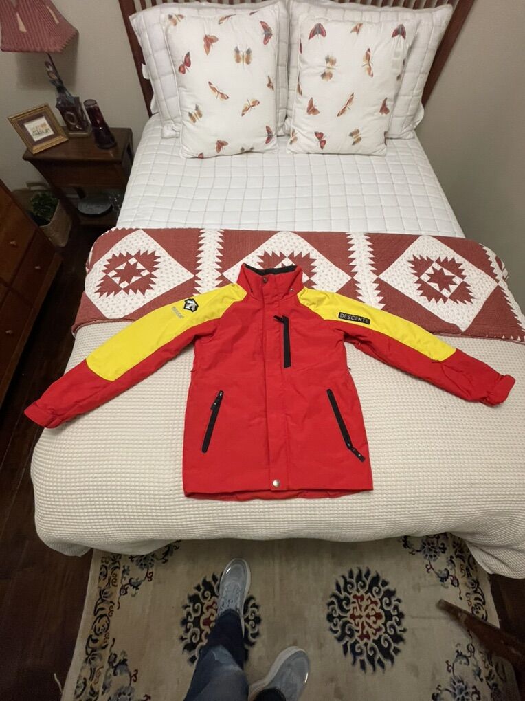 Descente Ski Jacket-New (Youth size 12-14)