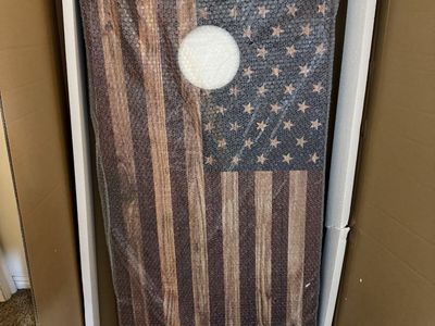 New Rustic American Flag Cornhole Set - Complete with Boards, Bags & Scorekeeper