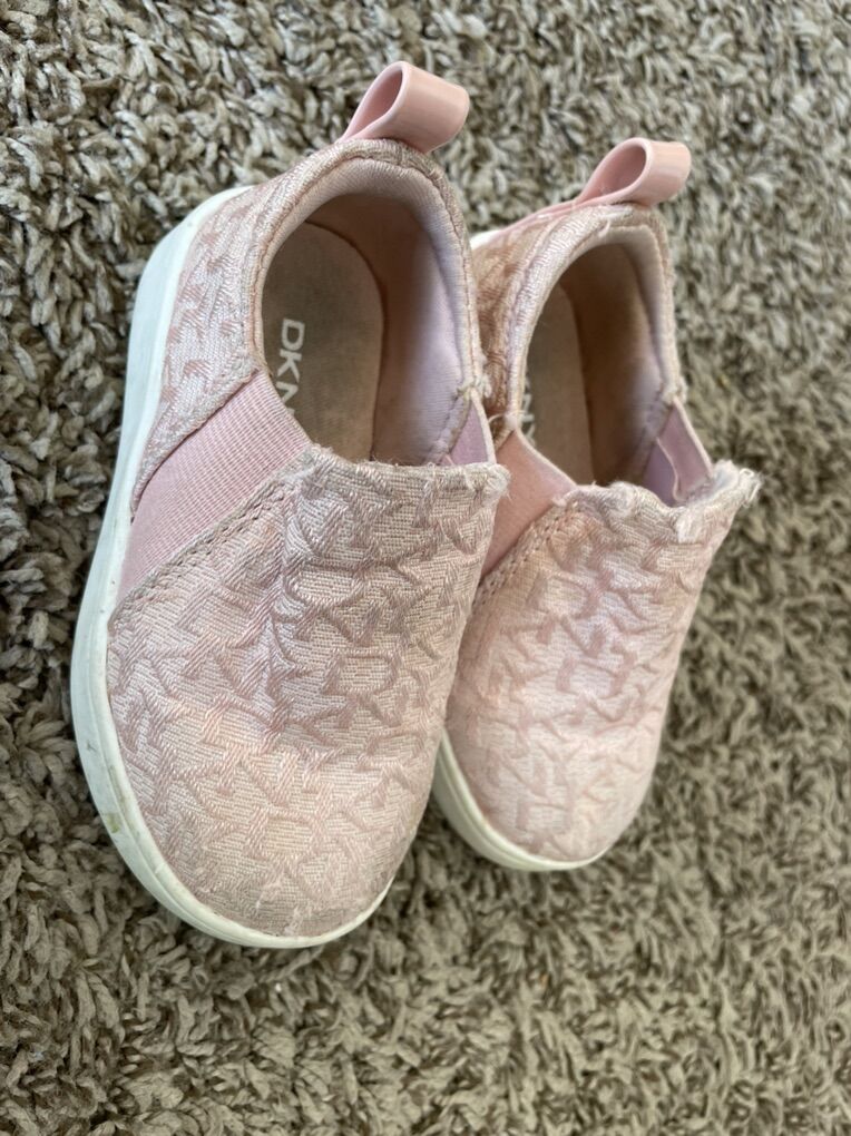 DKNY Girls Shoes Size 4