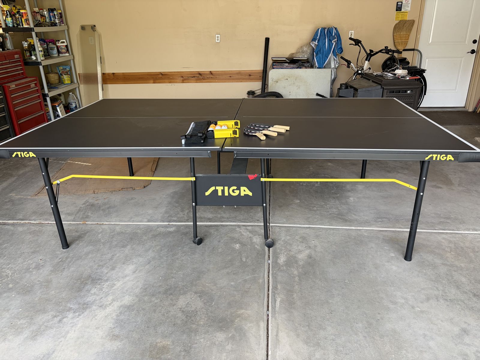 Ping pong table