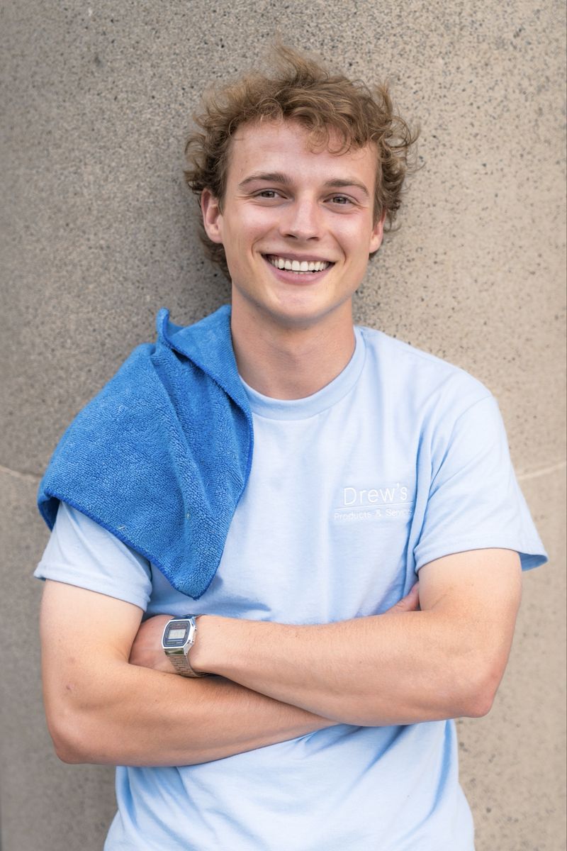 Professional Window Cleaning – Clean Screens Free!