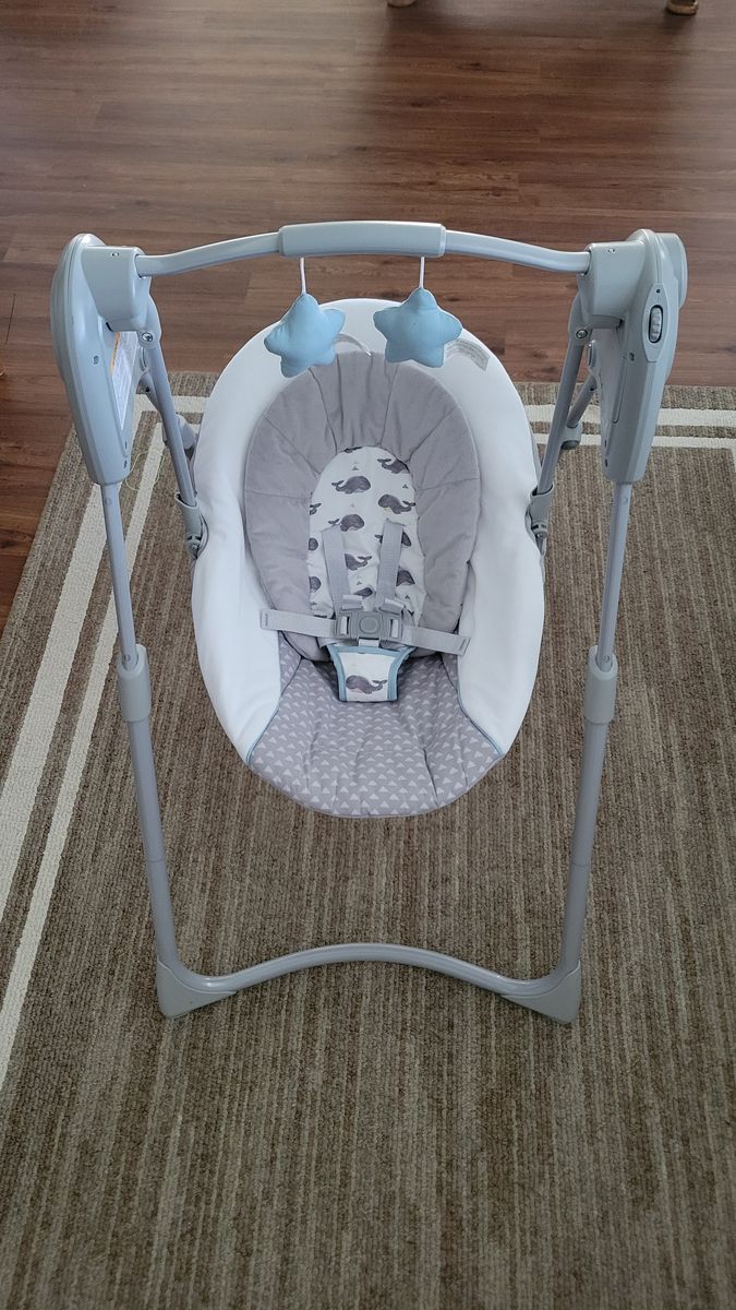 Graco Slim Spaces Compact Baby Swing