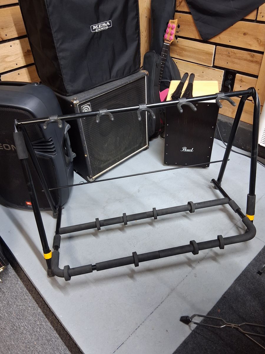 Hercules multiple guitar stand