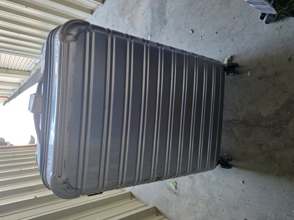 Main image 5