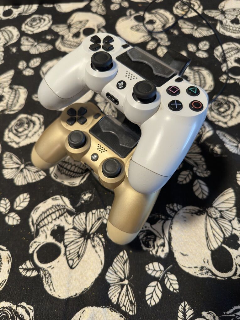 PS4 DualShock4 Controllers