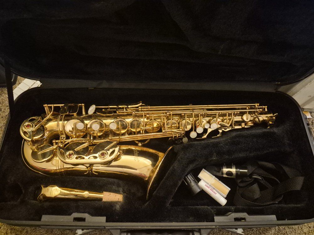 Accent Alto Sax Saxophone with Warranty