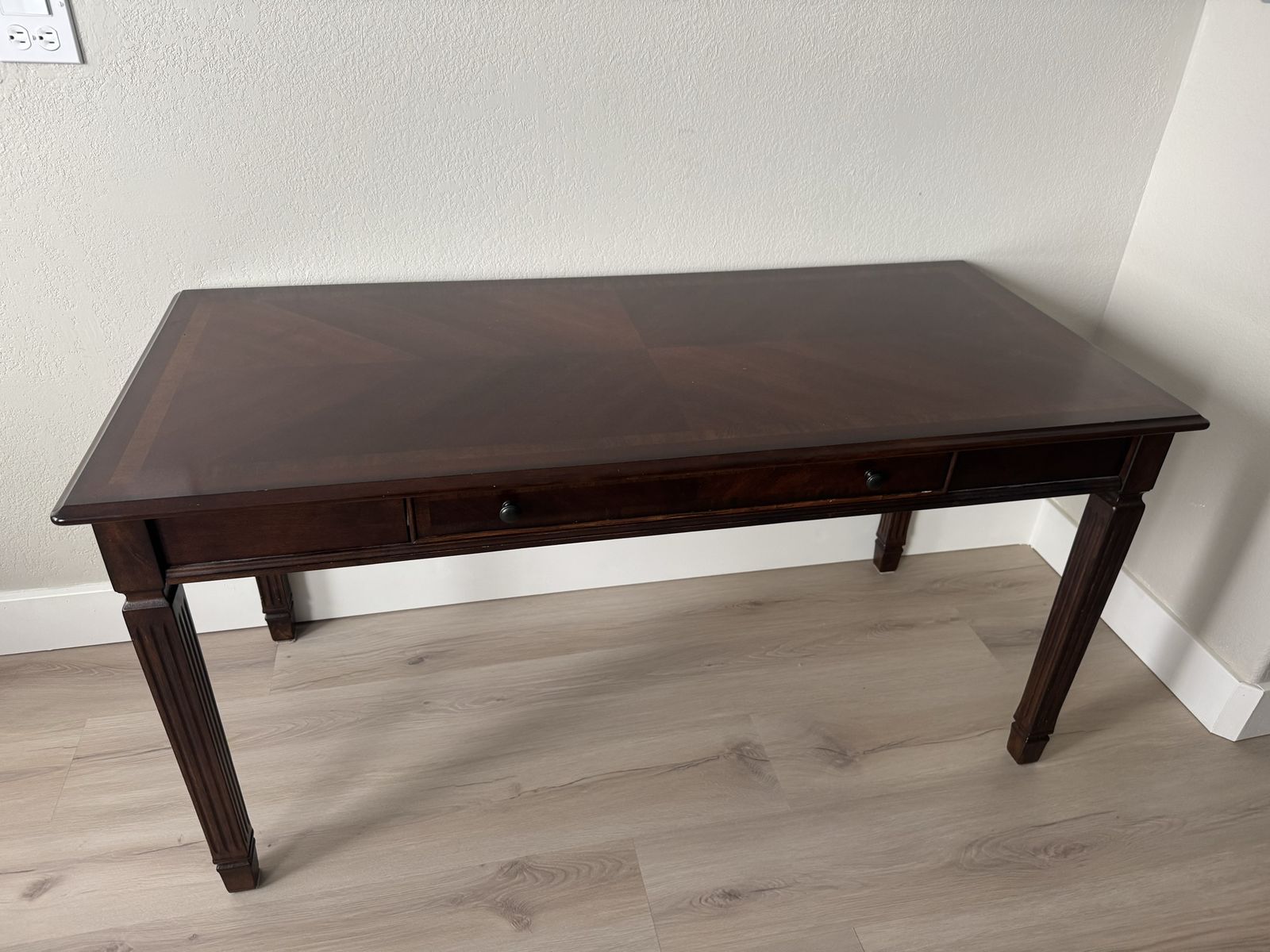 Desk for sale  -  $80
