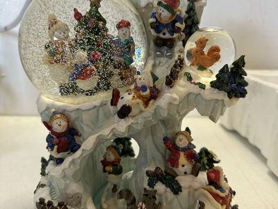 Kirkland Christmas Musical 3 Snow Globes Snowman Winter Cave Revolving Base 10"
