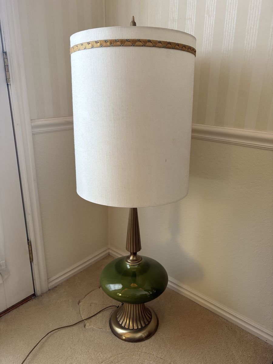 Vintage 1950s Rembrandt “Masterpieces” Green Ceramic & Brass Table Lamp $800 cash/venmo in Provo