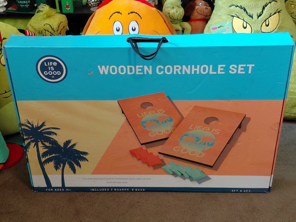 New & Sealed Life Is Good Wooden Cornhole Set