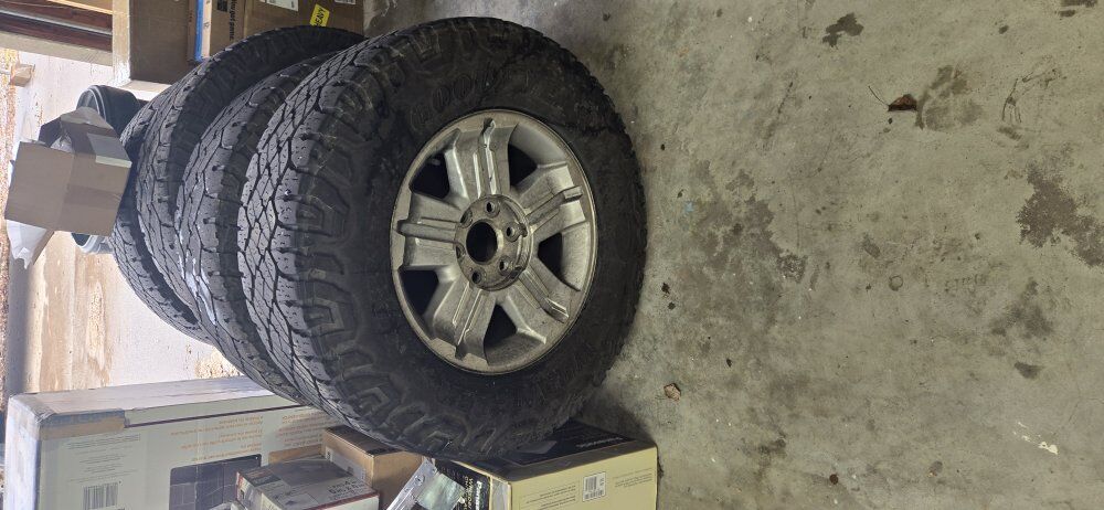 Goodyear Wrangler 275 / 70 R18