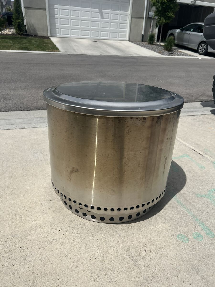 Solo Stove Bonfire Smokeless Fire Pit w/Lid