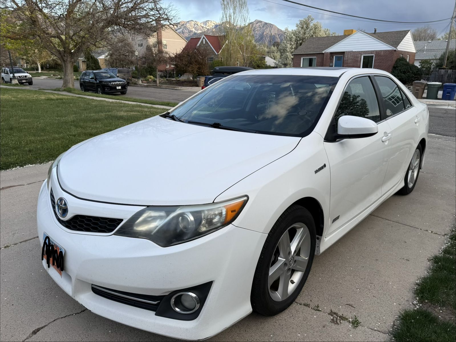 2014 Toyota Camry Hybrid SE