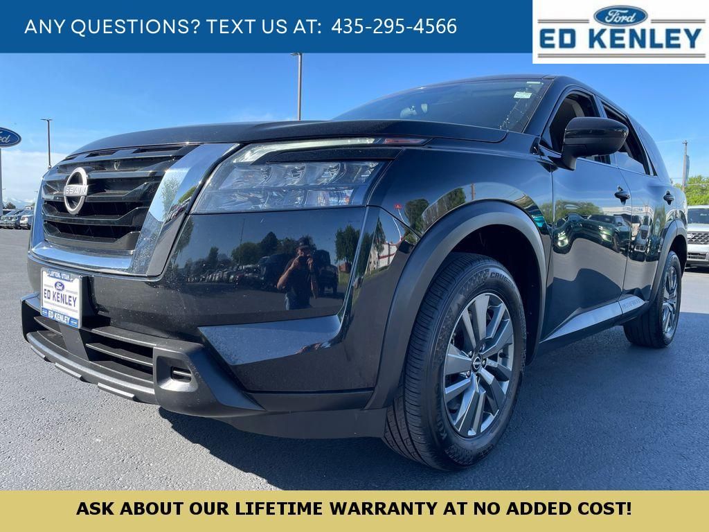 2024 Nissan Pathfinder S