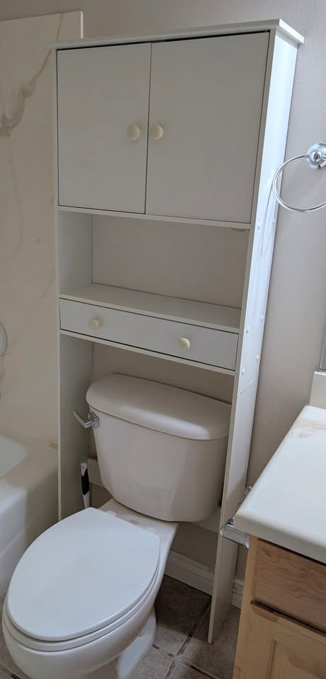 Bathroom Over-the-Toilet Storage Cabinet – White – Excellent Condition