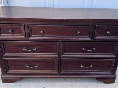 Adorable dresser