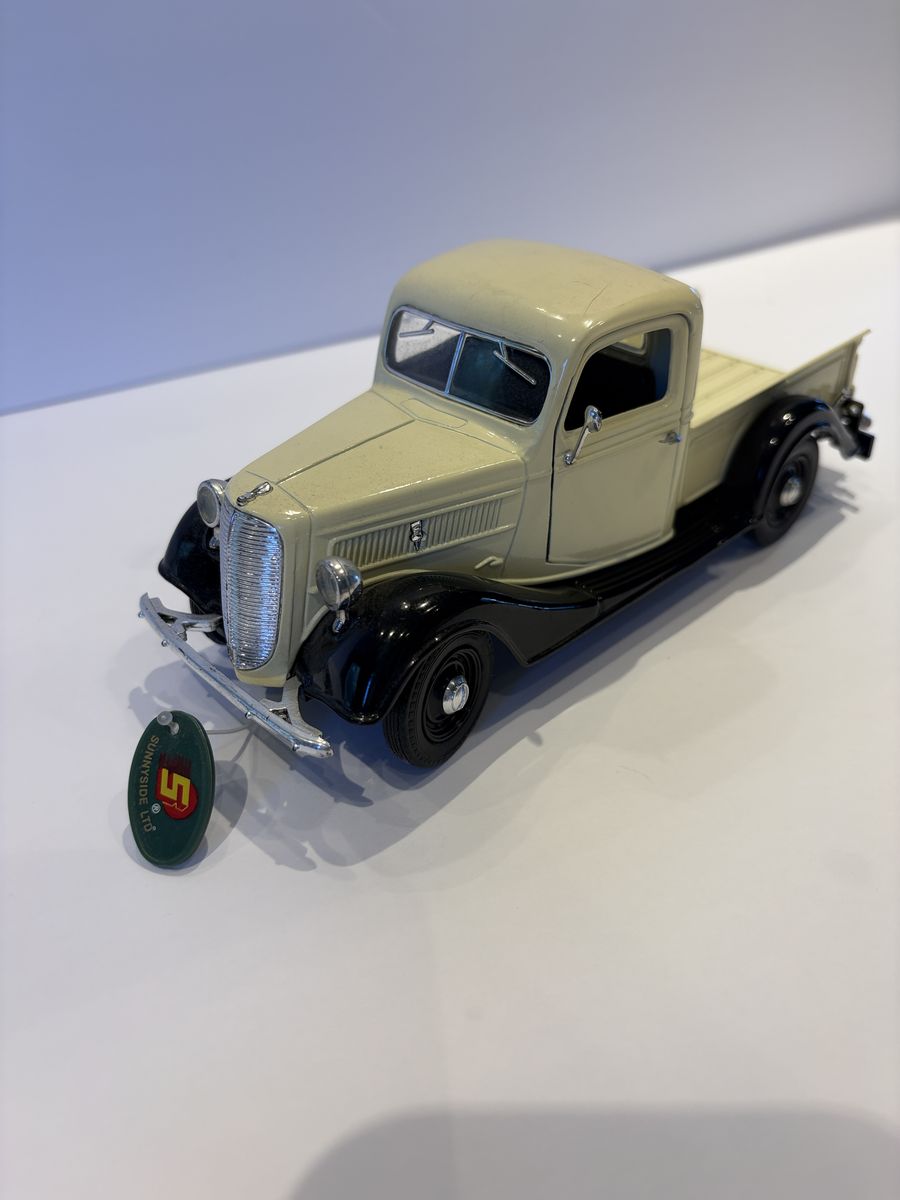 1937 Ford Pickup Truck Die-Cast Model - 1:24 Scale Collectible Vintage Toy Truck - NEW