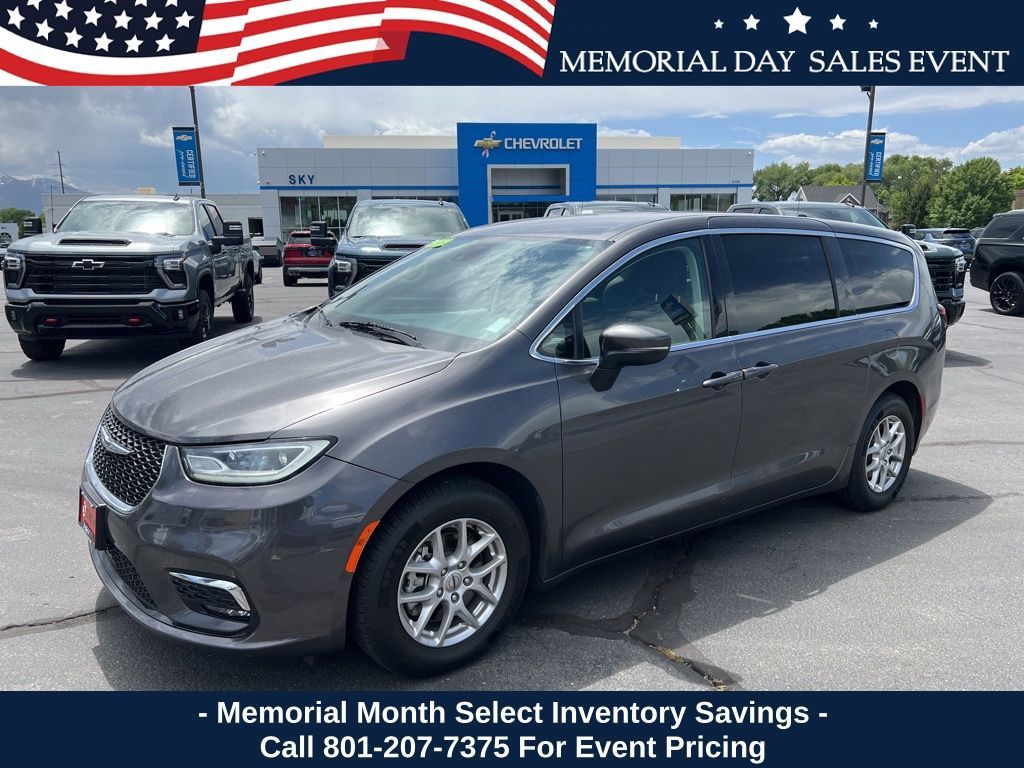 2023 Chrysler Pacifica Touring L