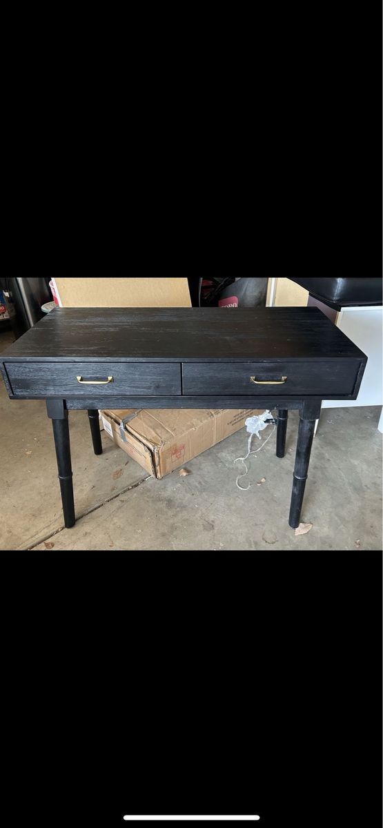 Black desk with drawers