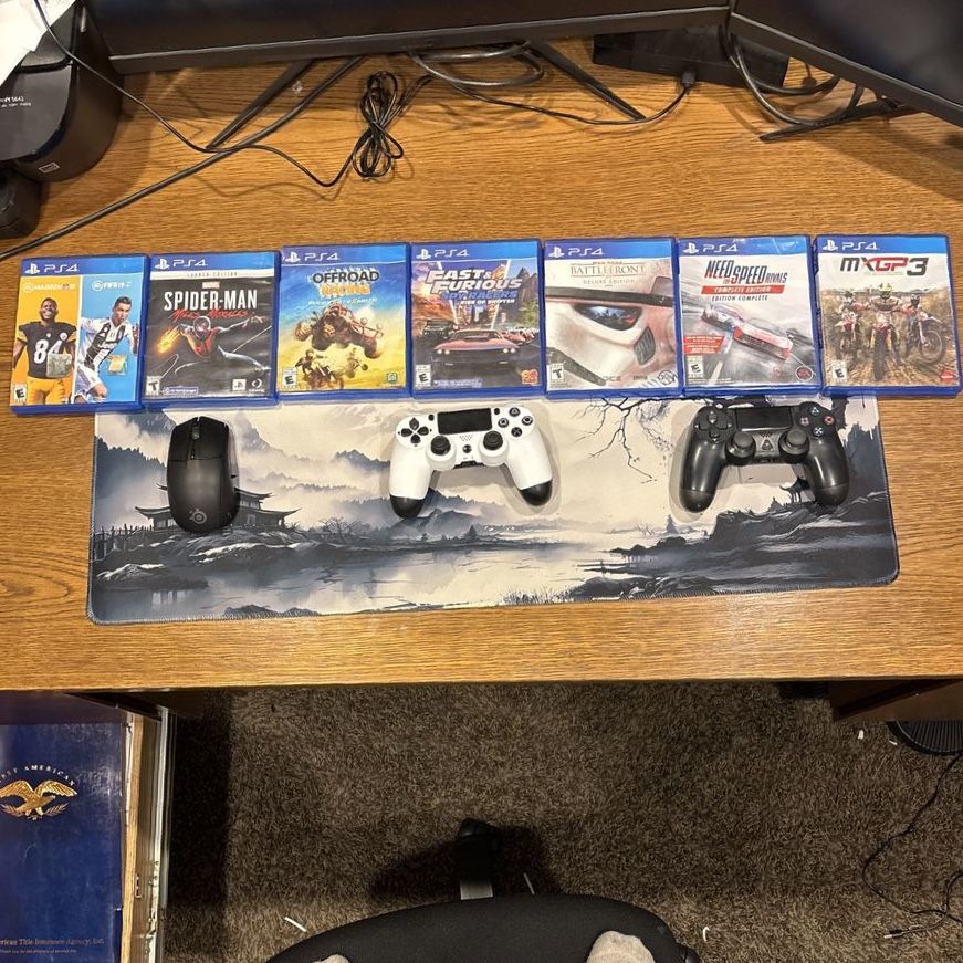2 ps4 controllers + 1 Rival 3 mouse + 7 ps4 game’s