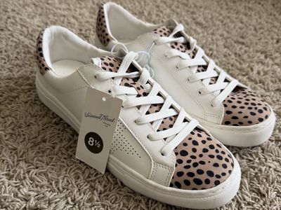 Womens Girls White Cheetah Print Casual Sneakers Size 8.5 New