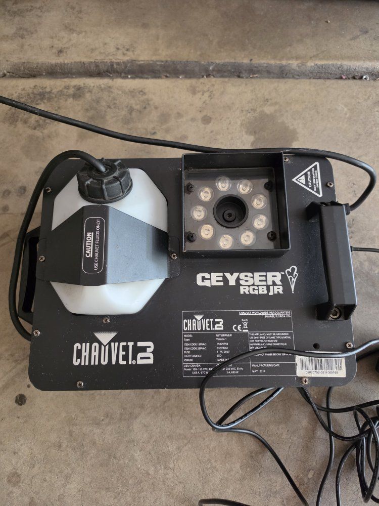 Chauvet Geyser RGB JR Fog Machine with FC-T Timer Remote Control - Used