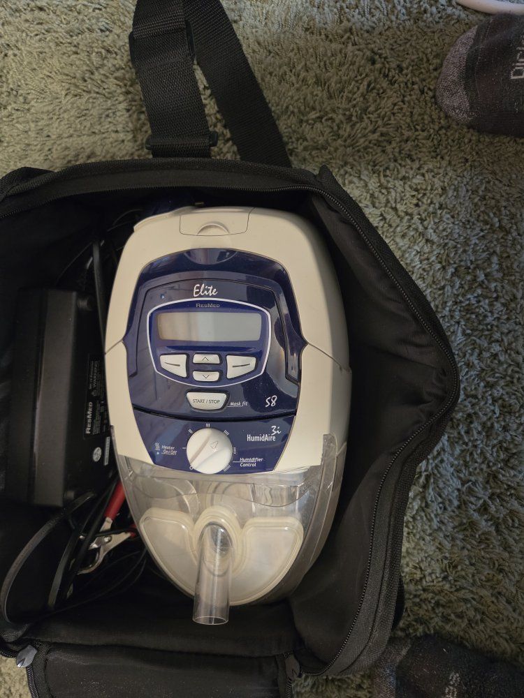 ResMed S8 Elite II CPAP Machine with HumidAire 3i Heated Humidifier and Travel Bag