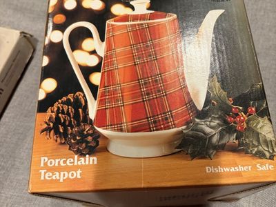 Porcelain teapot brand new 