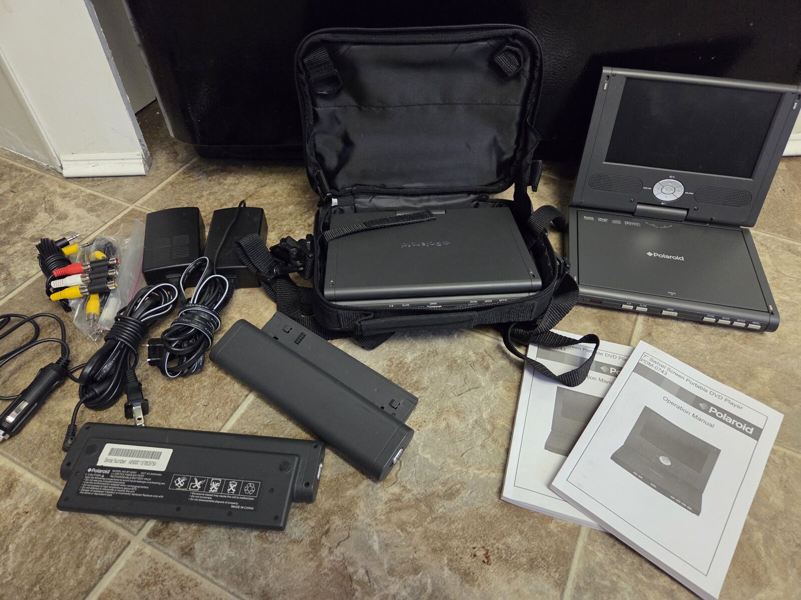 2 Polaroid portable DVD player with Swivel screen