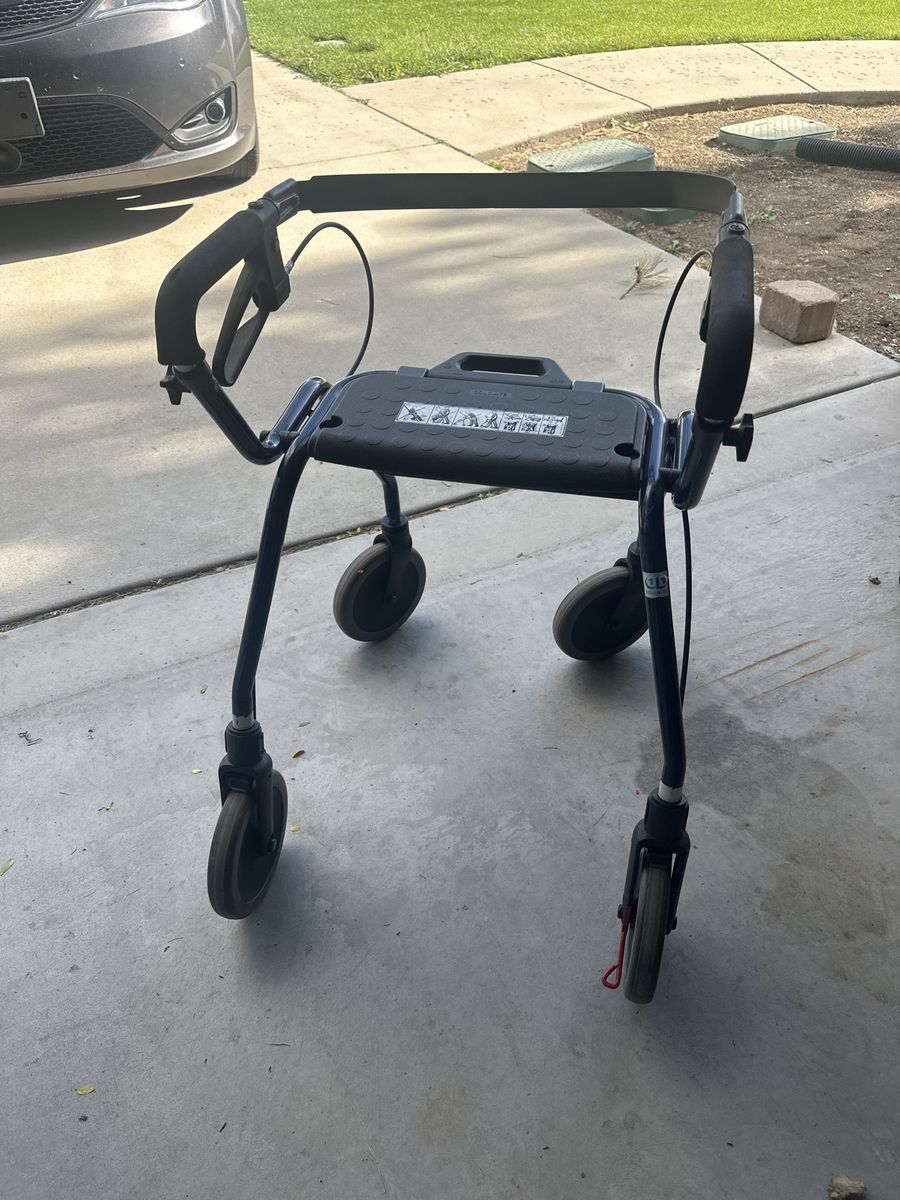 Drive Medical Nitro Rollator Walker with Seat and Backrest, Blue