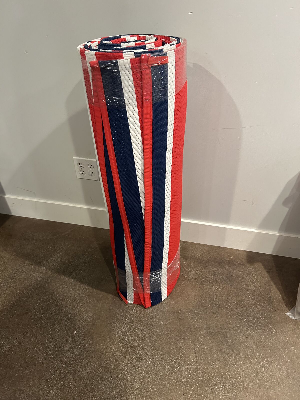 New 9x18 Red White Blue Striped Outdoor Camping Rug