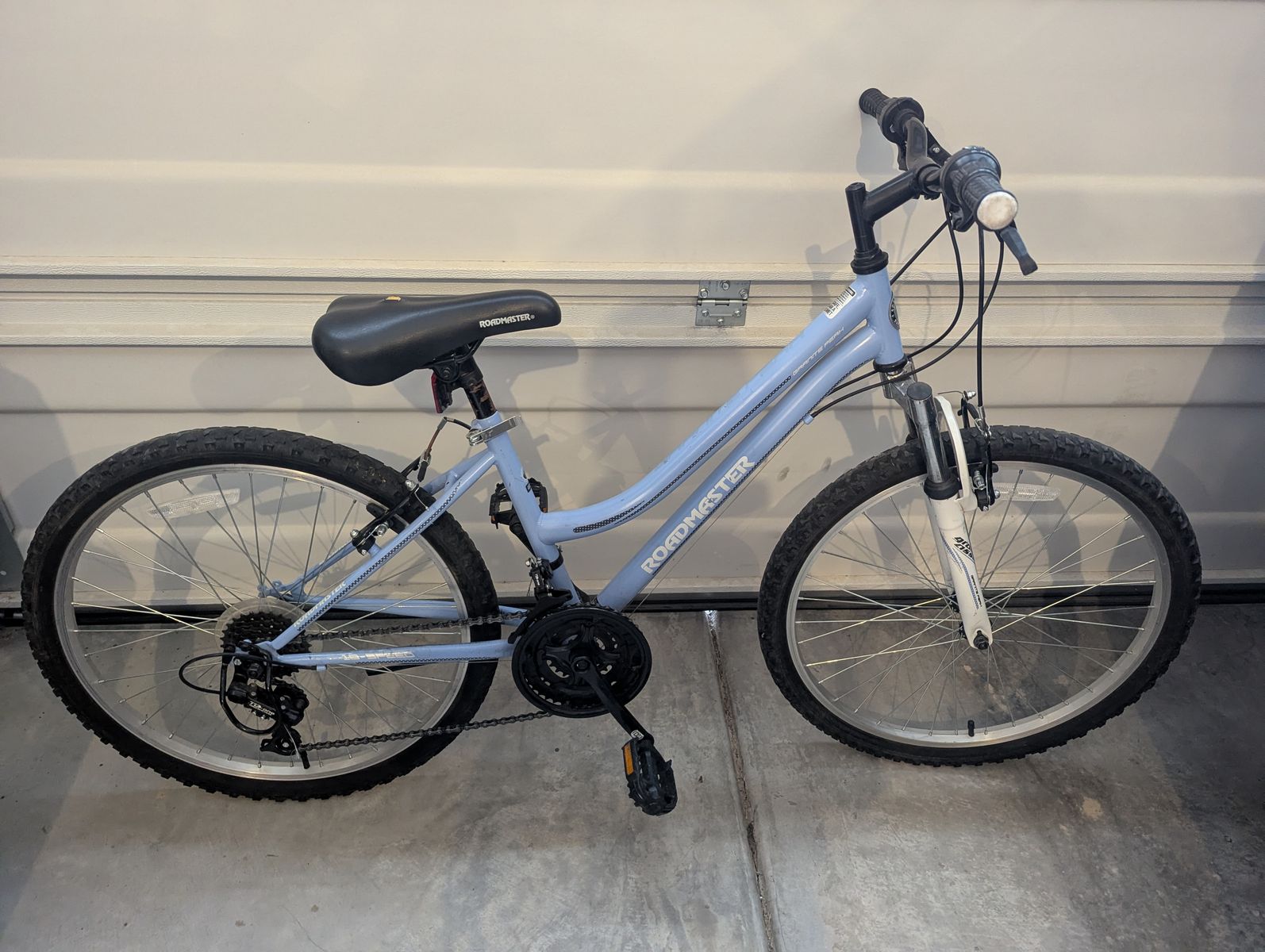Roadmaster Granite Peak Girls 24" Mountain Bike