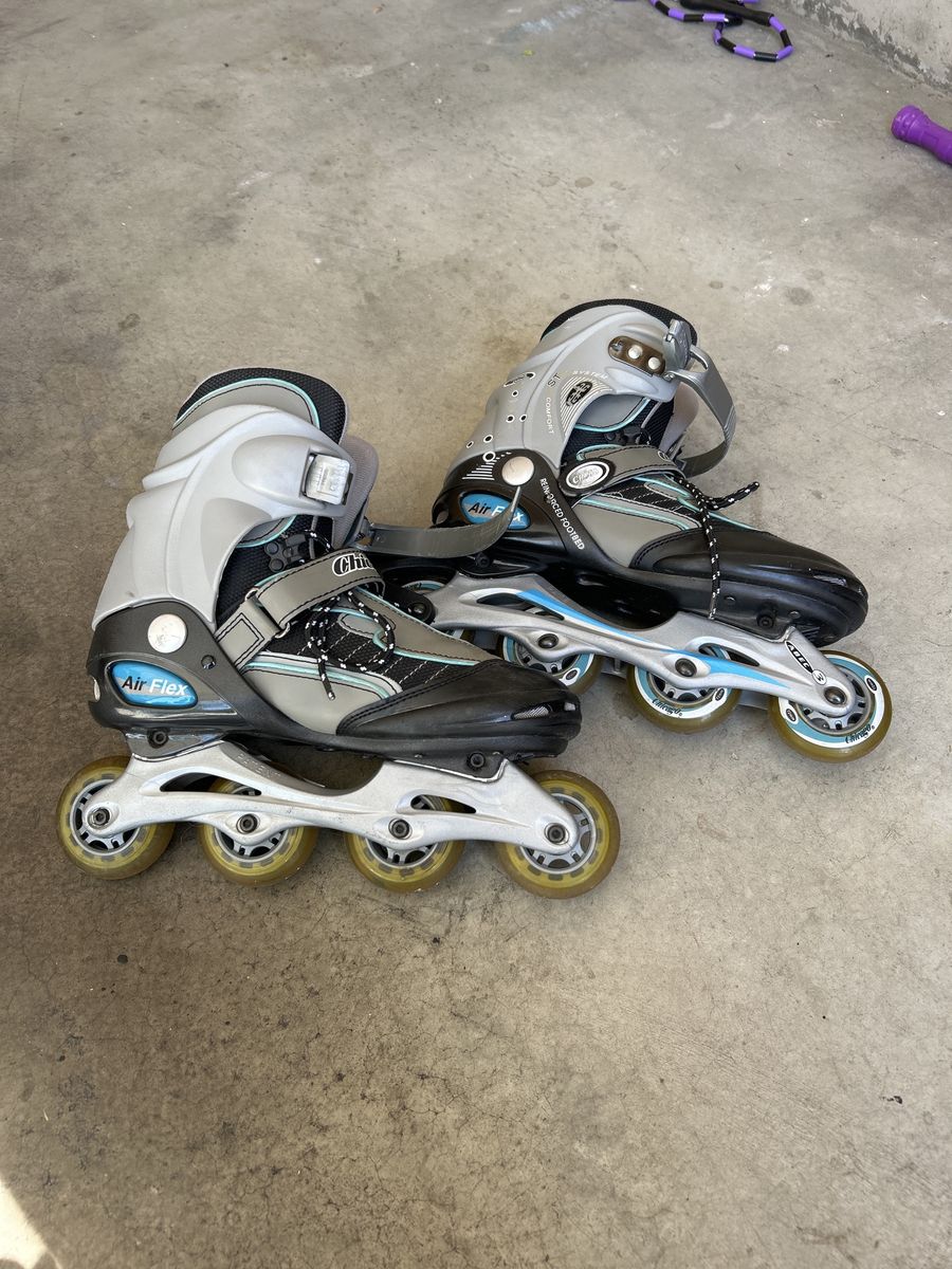 Roller blades women’s size 9. Great condition