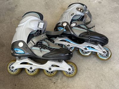 Roller blades women’s size 9. Great condition