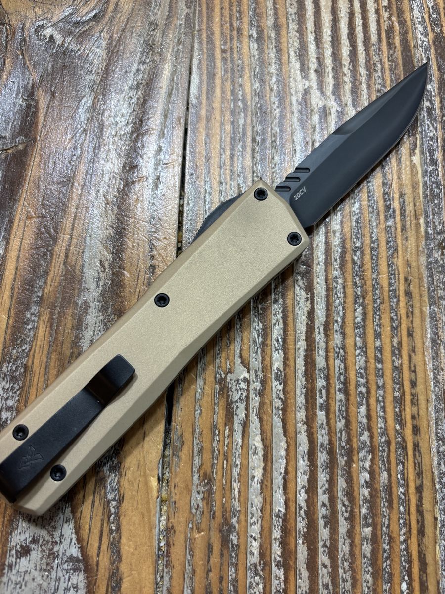 Like New Axial Shift Automatic OTF (3.30") - Tan (Hard Anodized) / Clip Point / CPM-20CV / DLC