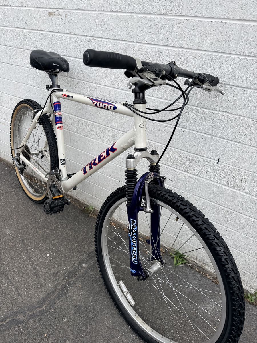 Vintage Trek 7000 ZX Mountain Bike 21" Frame Manitou Fork