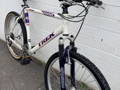 Vintage Trek 7000 ZX Mountain Bike 21" Frame Manitou Fork