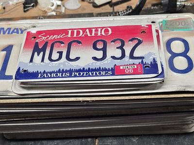 License Plates Old Used Several States For Collectors Or Wall Hanging 10 Pounds