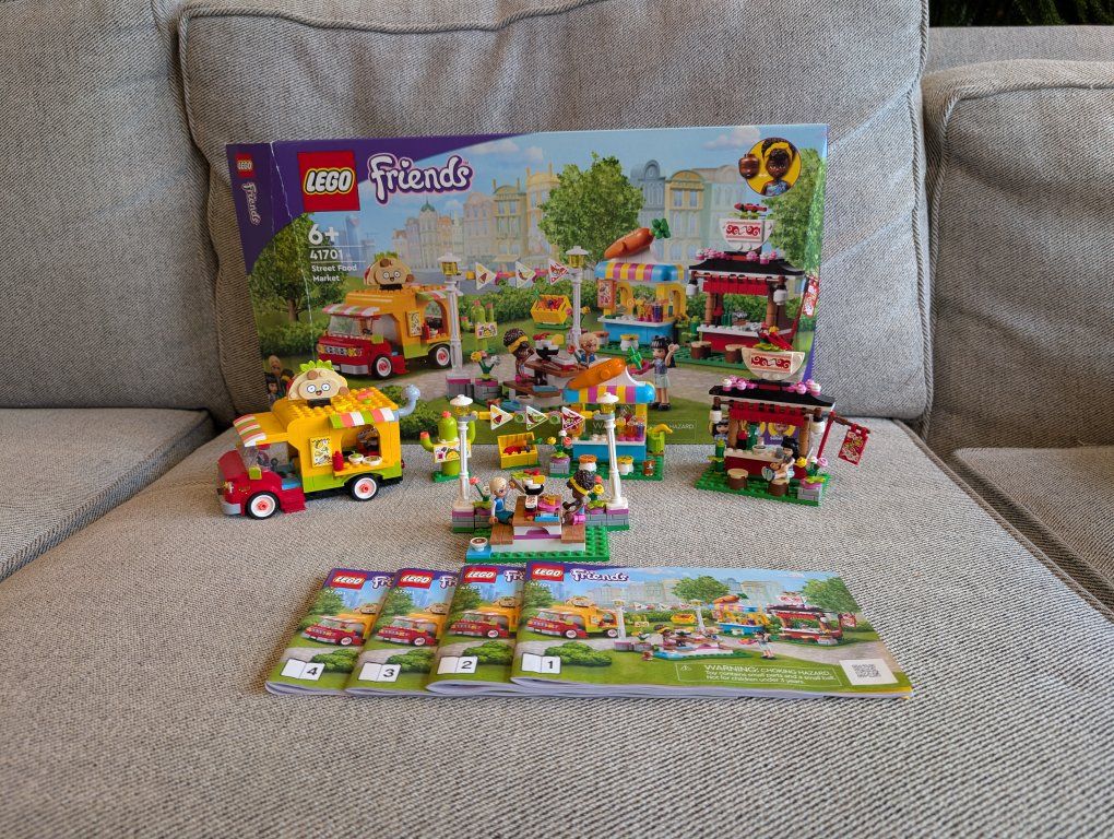 LEGO Friends Street Food Market 41701 *COMPLETE*