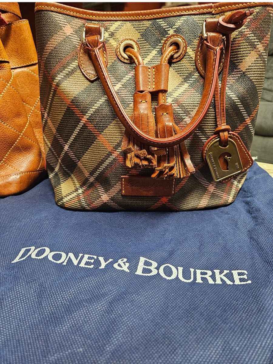 Dooney & Bourke purse