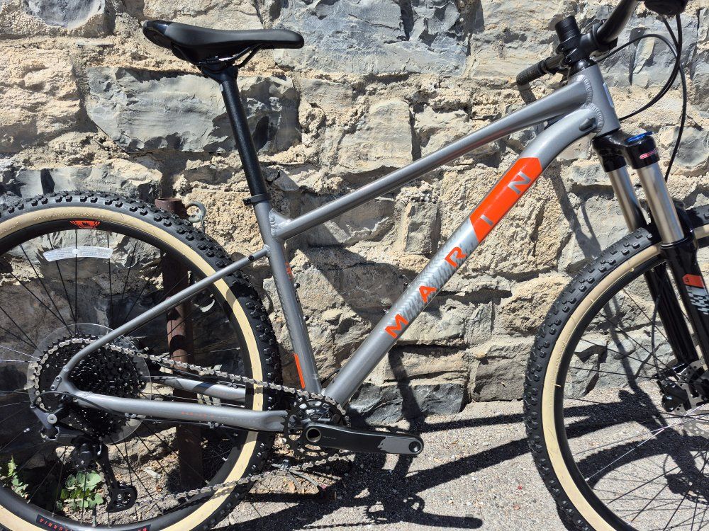 *NEW* Marin Bobcat Trail 5 Medium Mountain Bike