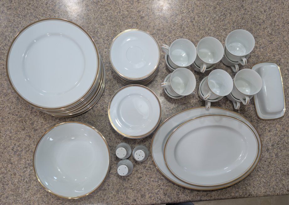 Sheffield Regency gold porcelain fine china