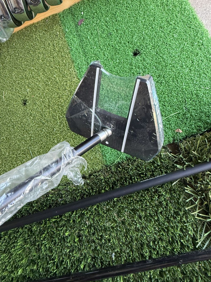 Main image 4