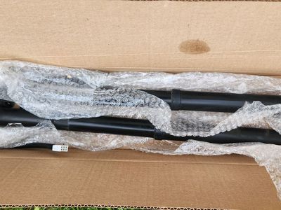 Toyota Highlander rear hatch struts 2014
