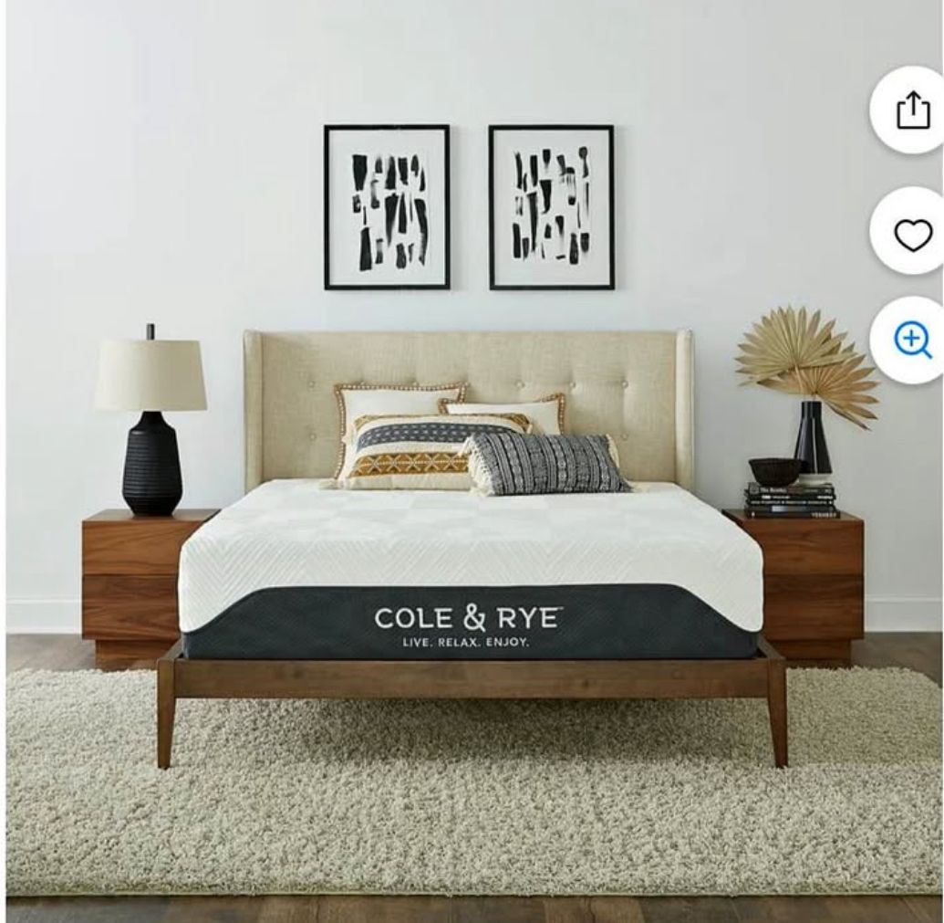 NEW 14 King Mattress Medium Hybrid Cooling Gel