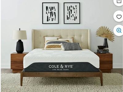 NEW 14 King Mattress Medium Hybrid Cooling Gel